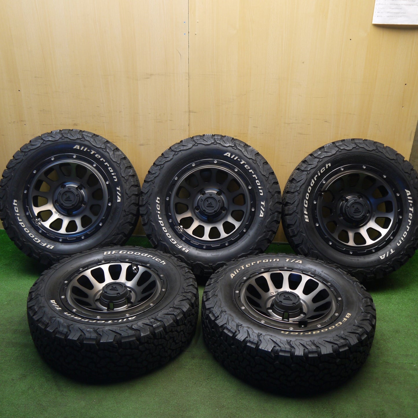 バリ溝！キレイ！9分！5本！スペア未使用★DELTA FORCE OVAL 215/70R16 100/97R BFグッドリッチ All-Terrain T/A KO2 16インチ デルタフォース オーバル PCD139.7/5H★6031106Hノ
