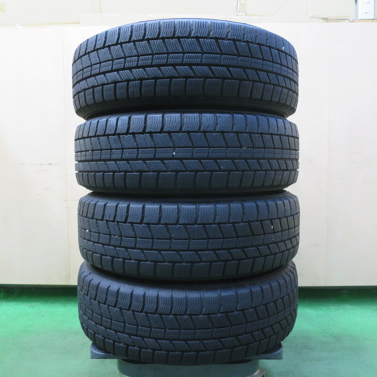 バリ溝！23年！ほぼ10分★トヨタ アクア 純正 スチール 175/65R15 スタッドレス オートバックス ノーストレック N5 15インチ PCD100/4H★5071905イス