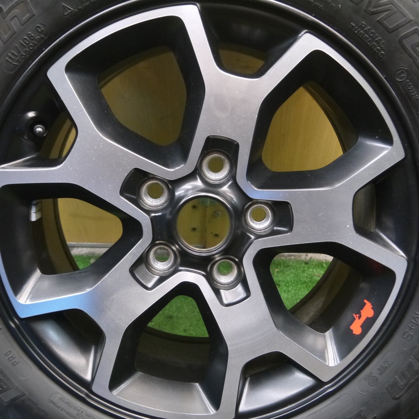 *送料無料* 新車外し★ジープ ラングラーアンリミテッド ルビコン 純正 255/75R17 BFグッドリッチ Mud-Terrain T/A KM2 PCD127/5H★4031906Hノ