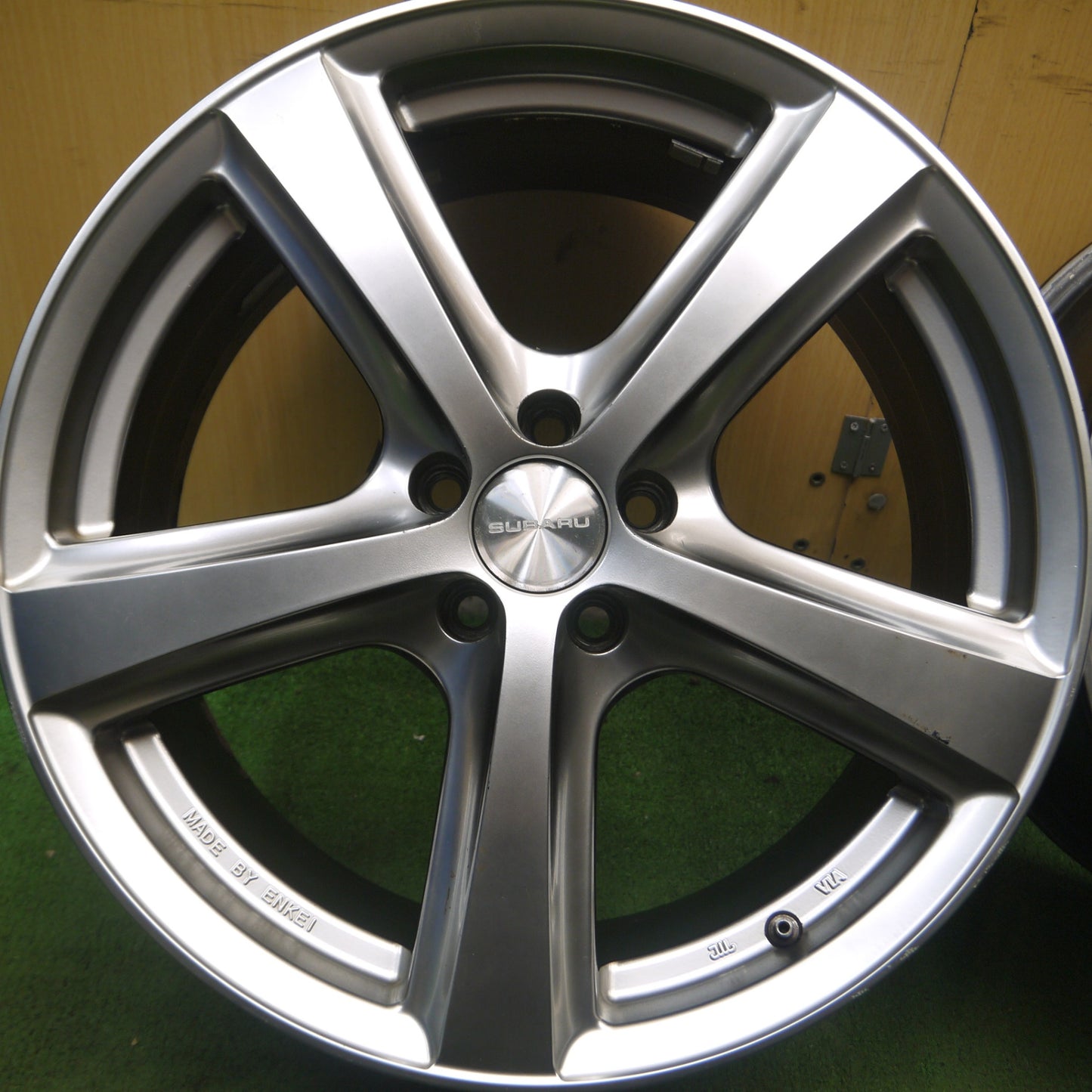 *送料無料* 4本価格★トヨタ 86 スバル BRZ 等 ENKEI RIVAZZA ホイール 18インチ 18×7.5J エンケイ リヴァッツァ PCD100/5H★4052404Hホ