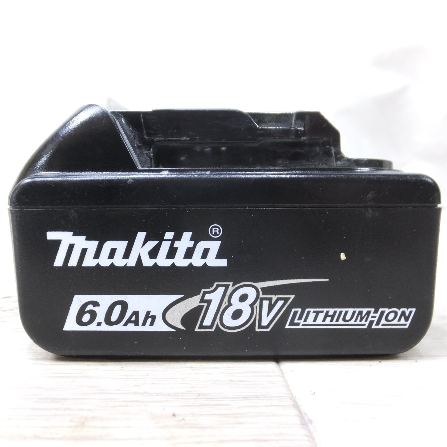 [送料無料] キレイ◆マキタ リチウム イオン バッテリー Li-ion 18V 6.0Ah 108Wh BL1860B ＊ 雪マーク 電動 工具◆