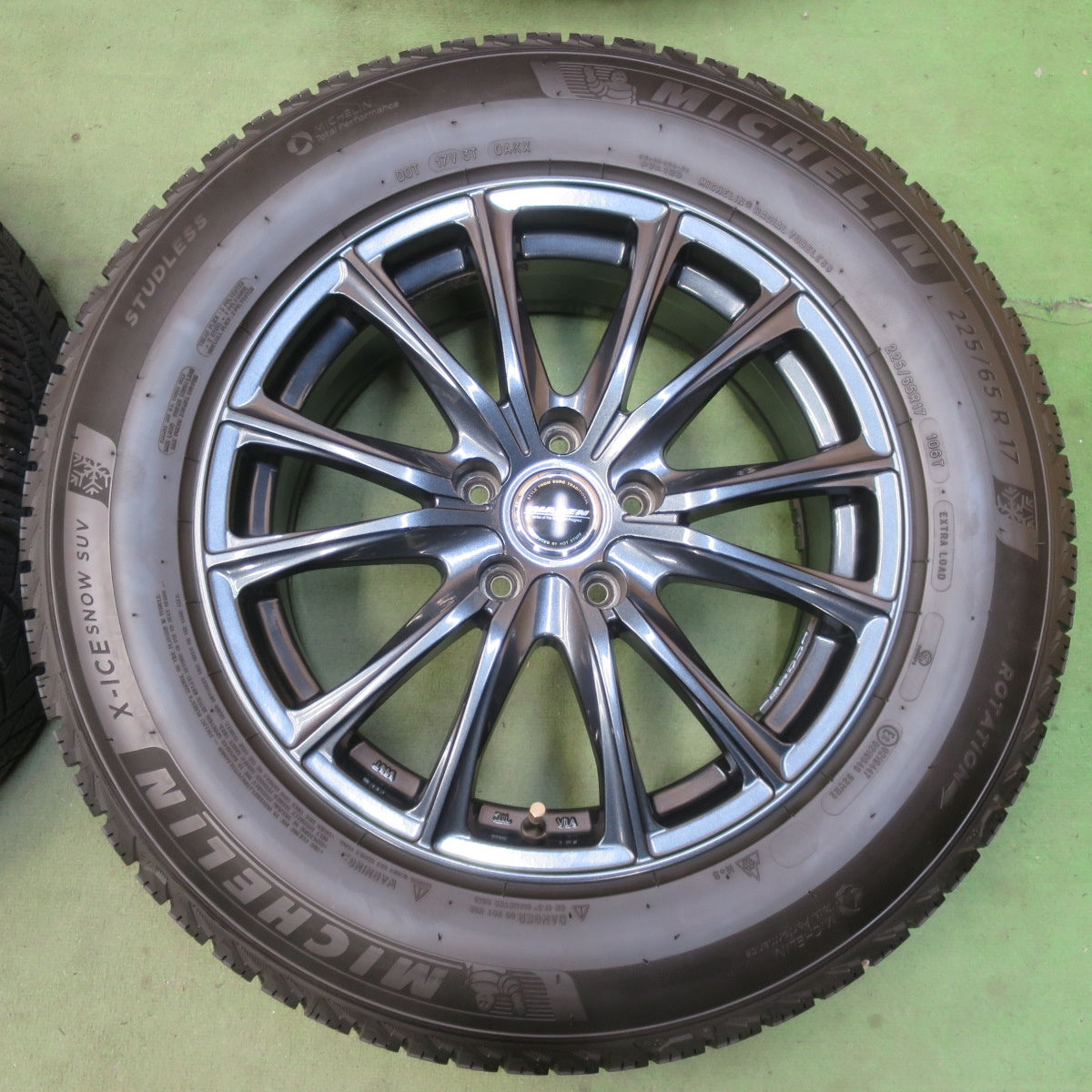 バリ溝！23年！キレイ！9.5分◎スタッドレス 225/65R17 ミシュラン X-ICE SNOW SUV WAREN ヴァーレン 17インチ PCD114.3/5H◎6072006イス