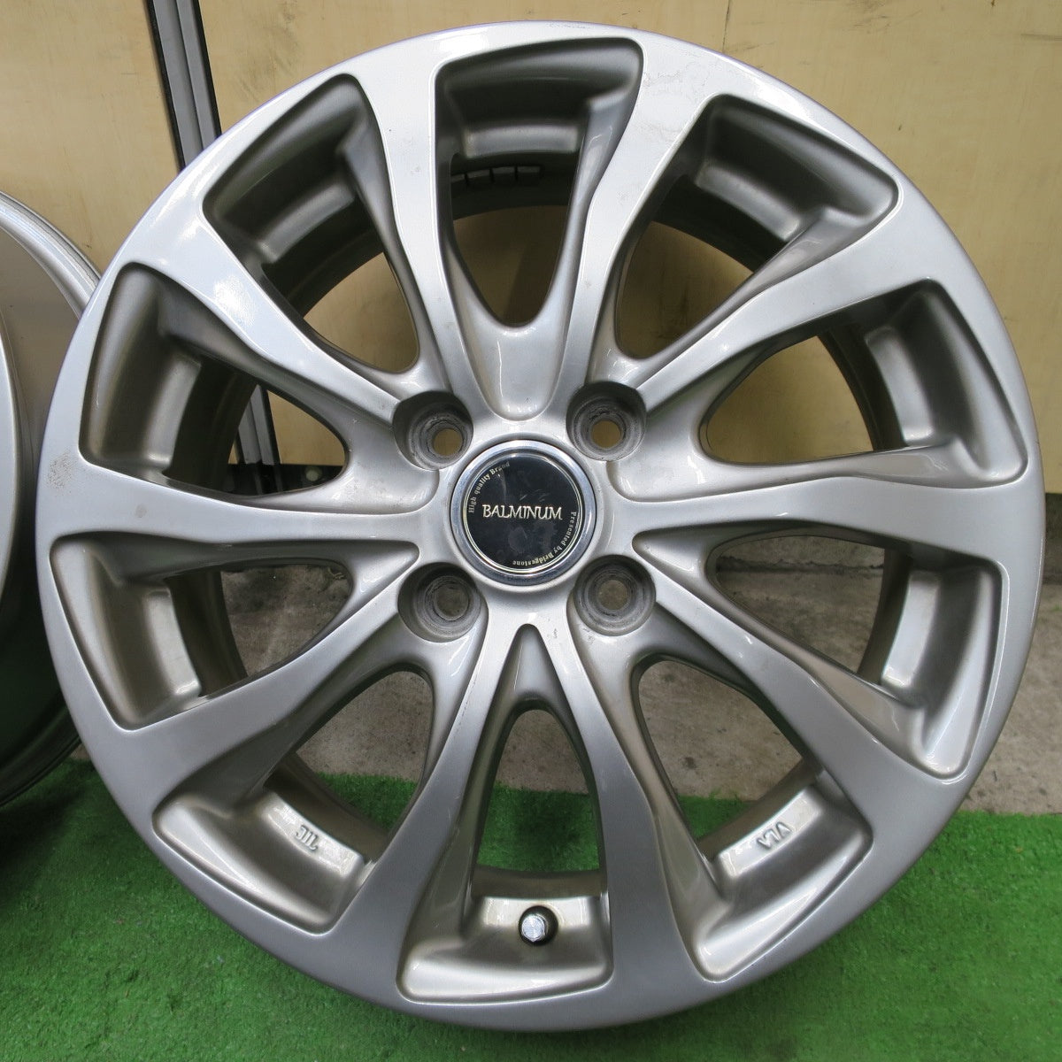 4本価格★BALMINUM TR10 バルミナ ブリヂストン製 15インチ ホイール 15×5.5J PCD100/4H★6030903NGホ