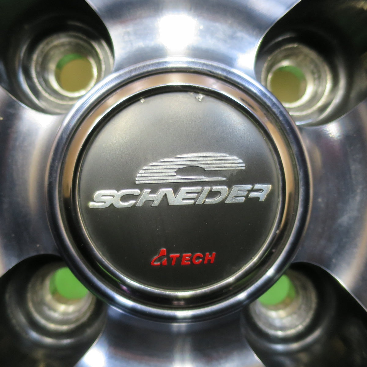 [送料無料] バリ溝！21年！キレイ！9.5分★スタッドレス 205/50R16 ダンロップ ウインターマックス03 SCHNEIDER シュナイダー 16インチ PCD100/4H★4113010イス