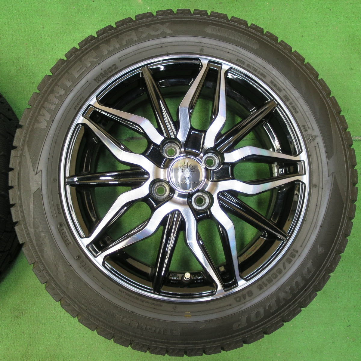 *送料無料* バリ溝！21年！キレイ！9.5分★スタッドレス 185/60R15 ダンロップ ウインターマックス WM02 diluce ディルーチェ 15インチ PCD100/4H★4072704イス