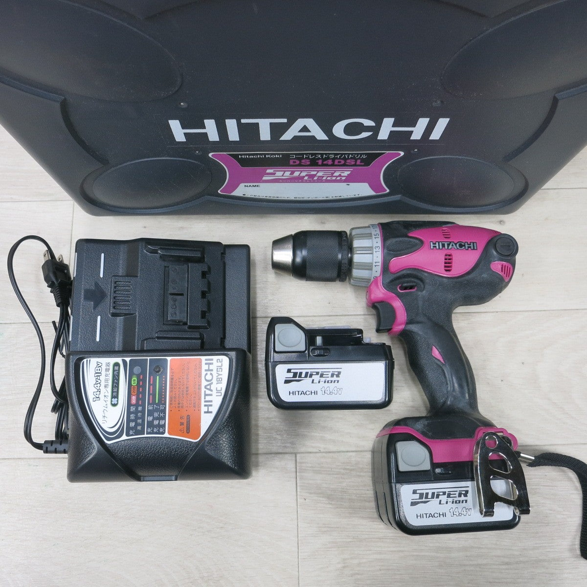 [送料無料] キレイ！バッテリー2個◆日立工機 13mm コードレス ドライバ ドリル DS14DSL ケース 充電器 付き 電動 工具◆