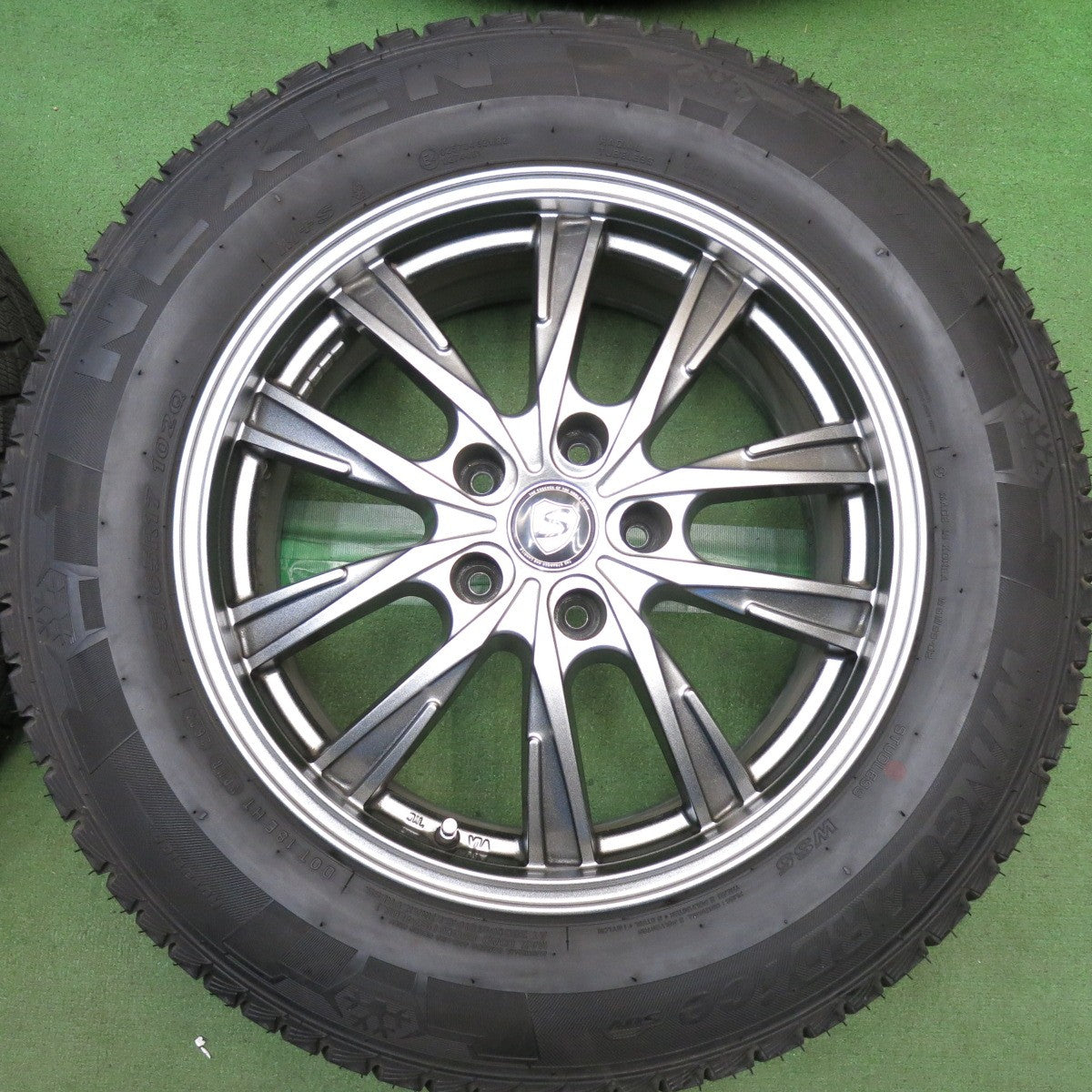 バリ溝！23年！キレイ！9.5分◎スタッドレス 225/65R17 ネクセン ウィンガード ice SUV STRANGER ストレンジャー 17インチ PCD114.3/5H◎6092405HAス