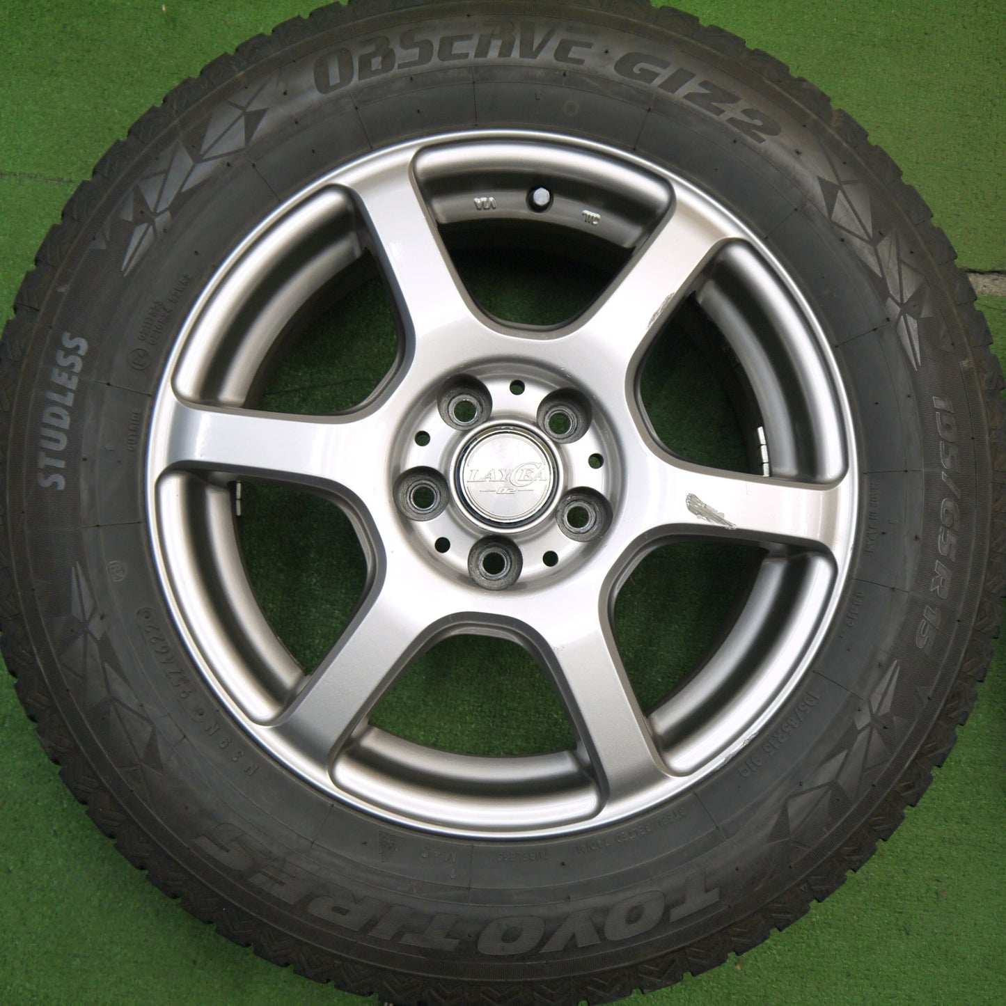 4本価格！22年★プリウス 等 195/65R15 スタッドレス トーヨー オブザーブ GIZ2 LAYCEA 02 レイシア 15インチ PCD100/5H★5042210Hス
