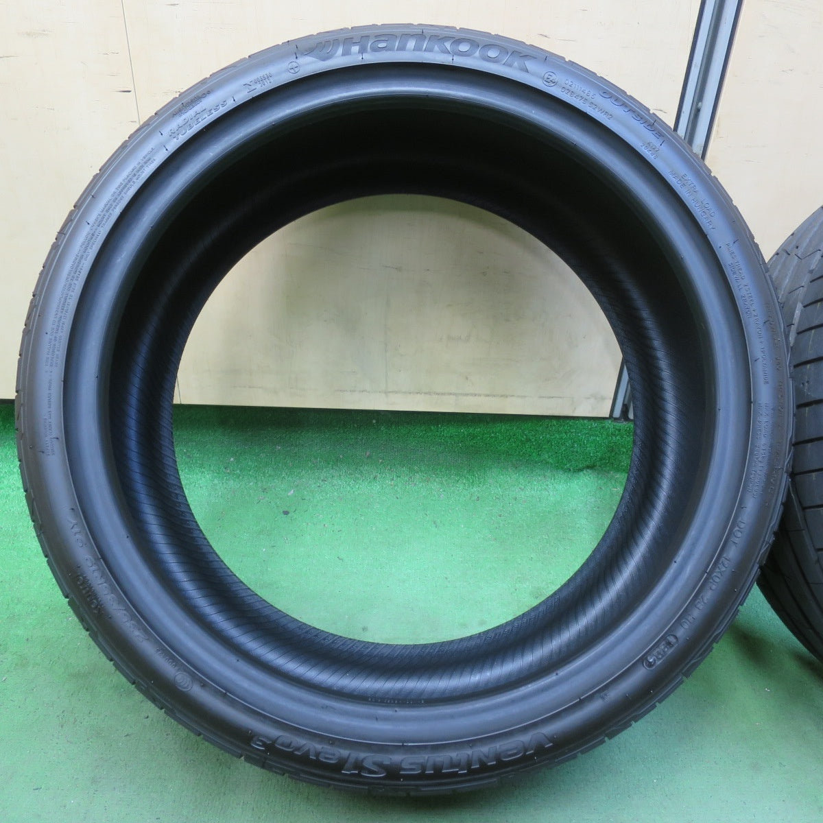 新車外し！ほぼ未使用！25年★235/35R19 ハンコック ベンタス S1 evo3 タイヤ 19インチ ワーゲン ゴルフ 等★5073101イノタ