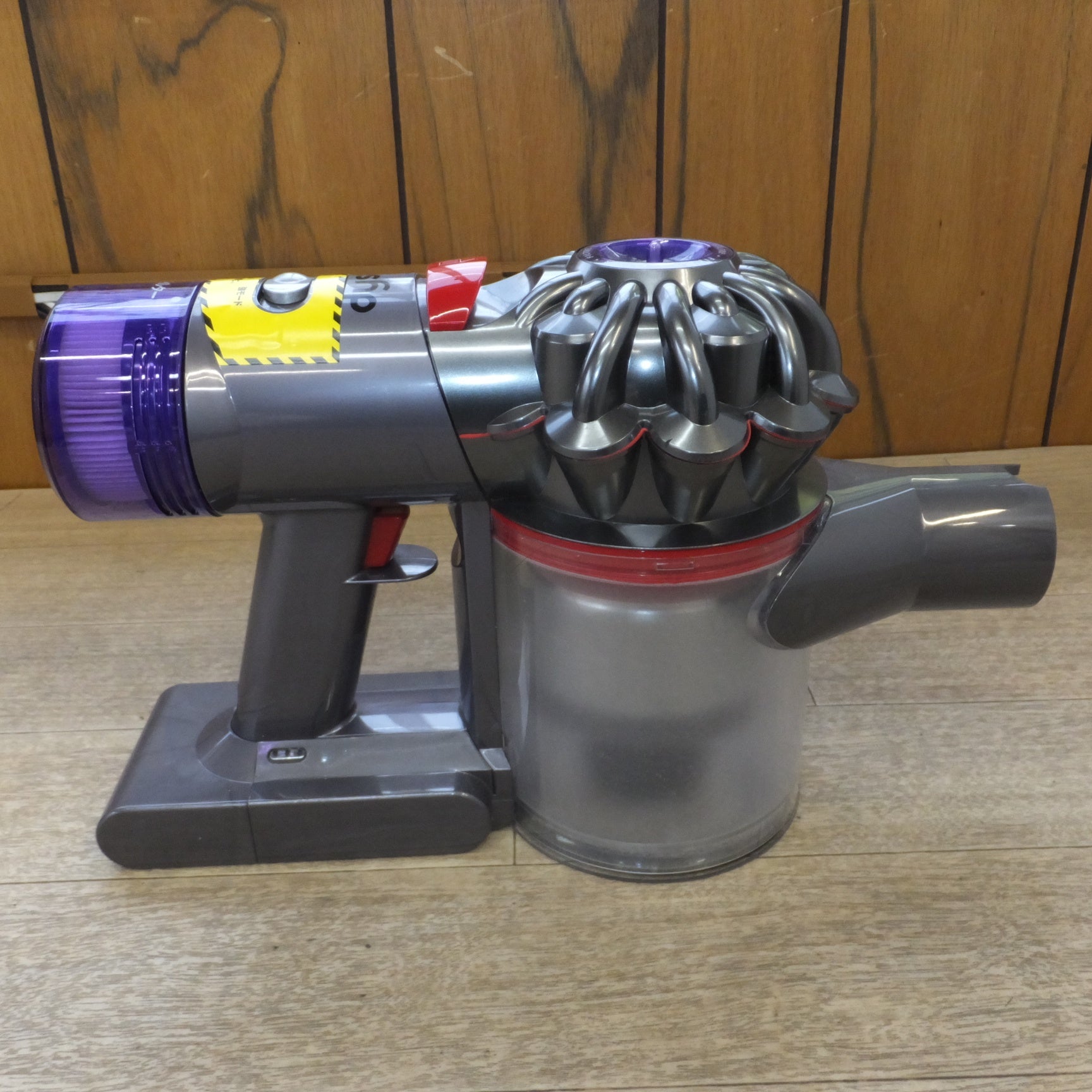 送料無料] ジャンク☆ダイソン dyson コードレスクリーナー SV10K