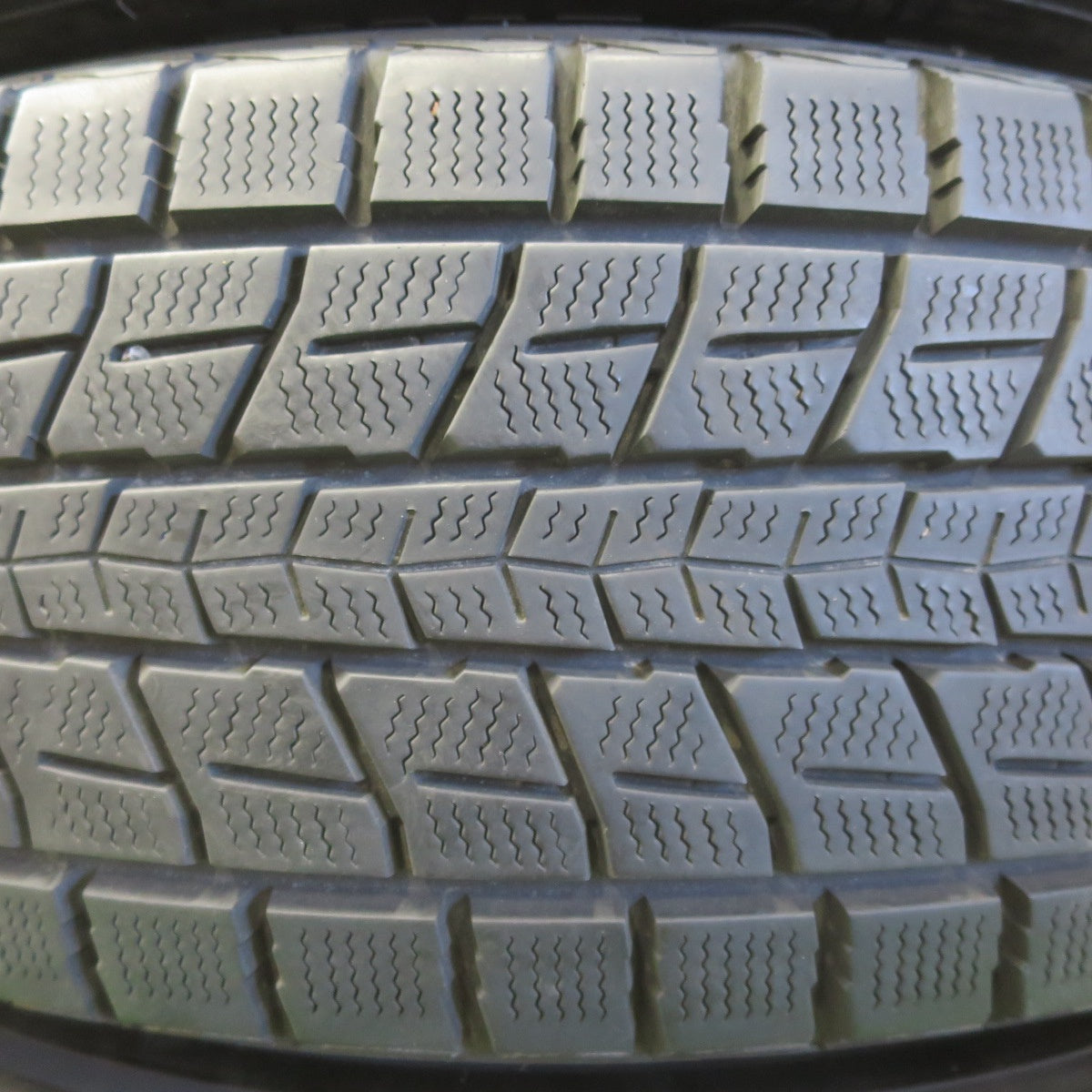 バリ溝！キレイ！9.5分★スタッドレス 225/65R17 ダンロップ ウインターマックス SJ8 JOKER ジョーカー 17インチ PCD114.3/5H★5050805イス