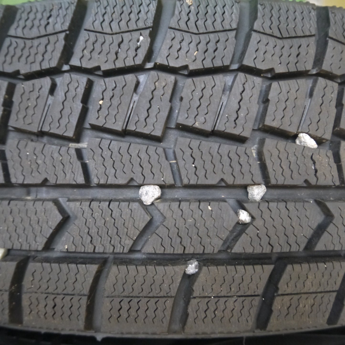 *送料無料* バリ溝！23年！キレイ！9.5分以上★スタッドレス 175/65R14 ダンロップ ウインターマックス WM02 FINAL SPEED MiD PCD100/4H★4053110Hス