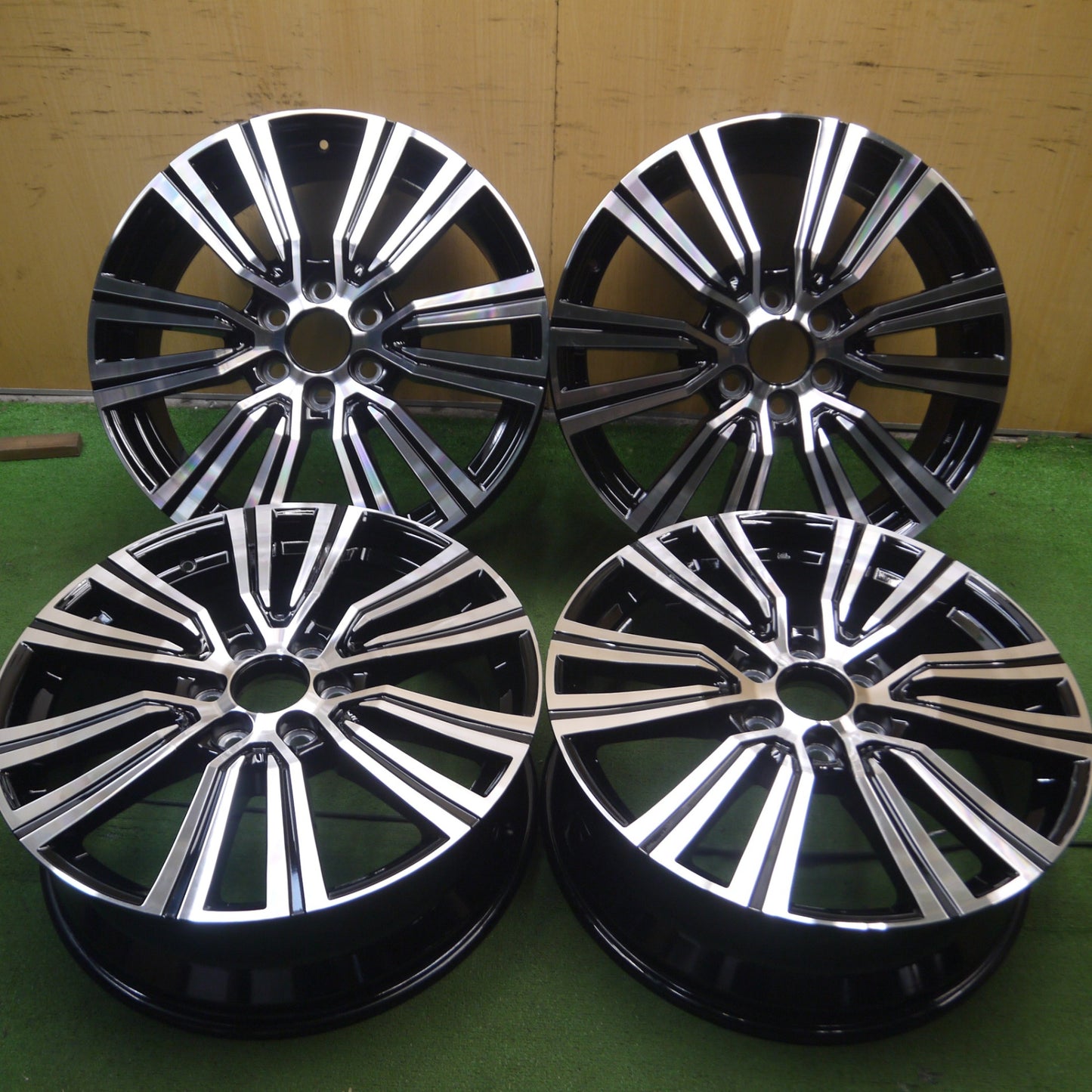 *送料無料* 新車外し★レクサス LX 600 純正 ホイール 22インチ 22×8J PCD139.7/6H★4062505Hホ