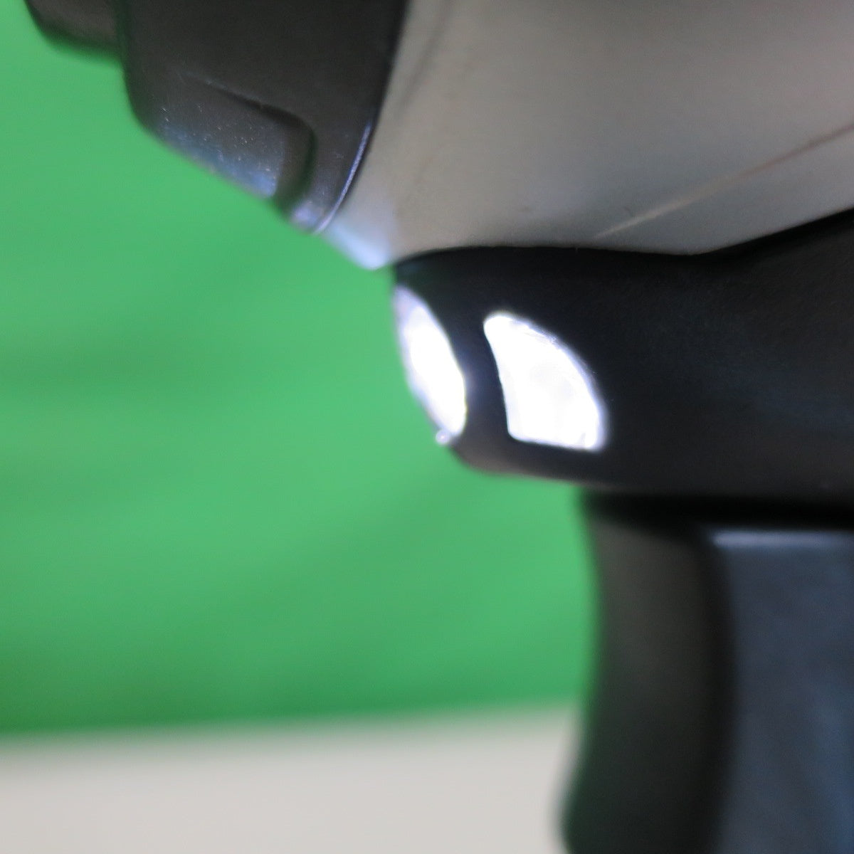 [送料無料] キレイ☆マキタ 充電式 インパクトドライバ TD146DX 電動 工具 makita 18V 充電器 DC18WC ケース付き☆