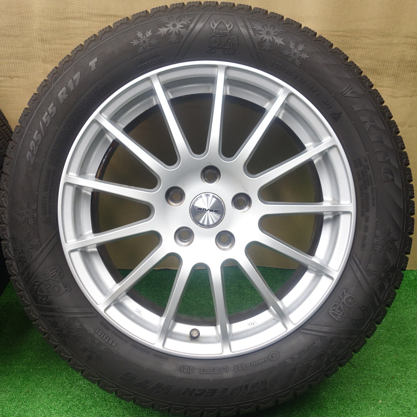 バリ溝！9分★BMW 等 IRVINE F01 225/55R17 スタッドレス バイキング WINTECH WT6 アーヴィン 17インチ PCD112/5H★5122503KTス