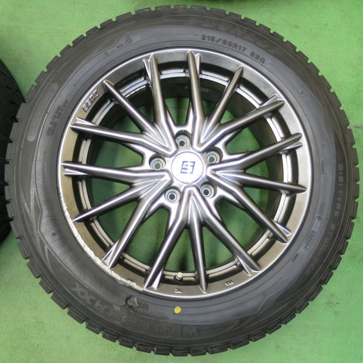 バリ溝！キレイ！9.5分★スタッドレス 215/60R17 ダンロップ ウインターマックス WM01 SEIN ザイン 17インチ PCD114.3/5H★5032409イス
