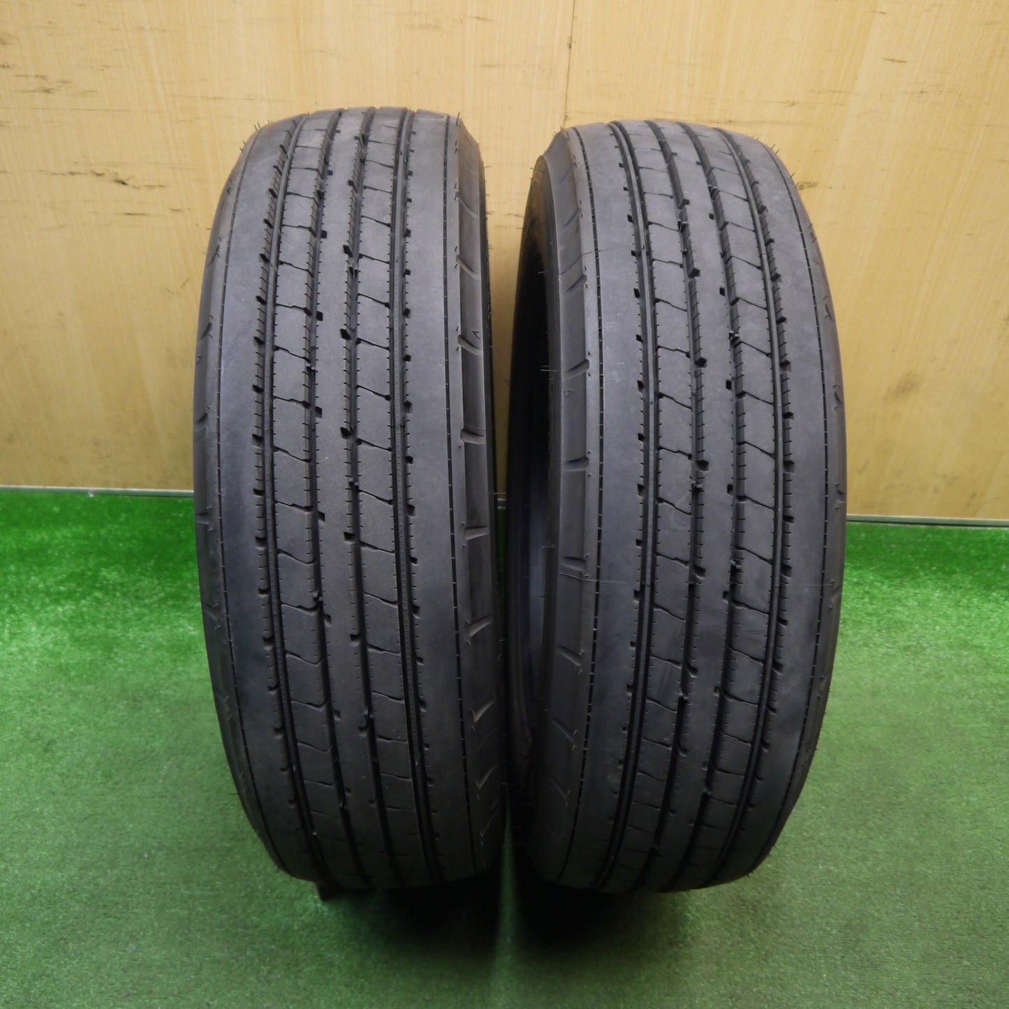バリ溝！25年！9分！2本★トラック タイヤ 215/70R17.5 123/121J ブリヂストン R173 17.5インチ★5121214Hノタ