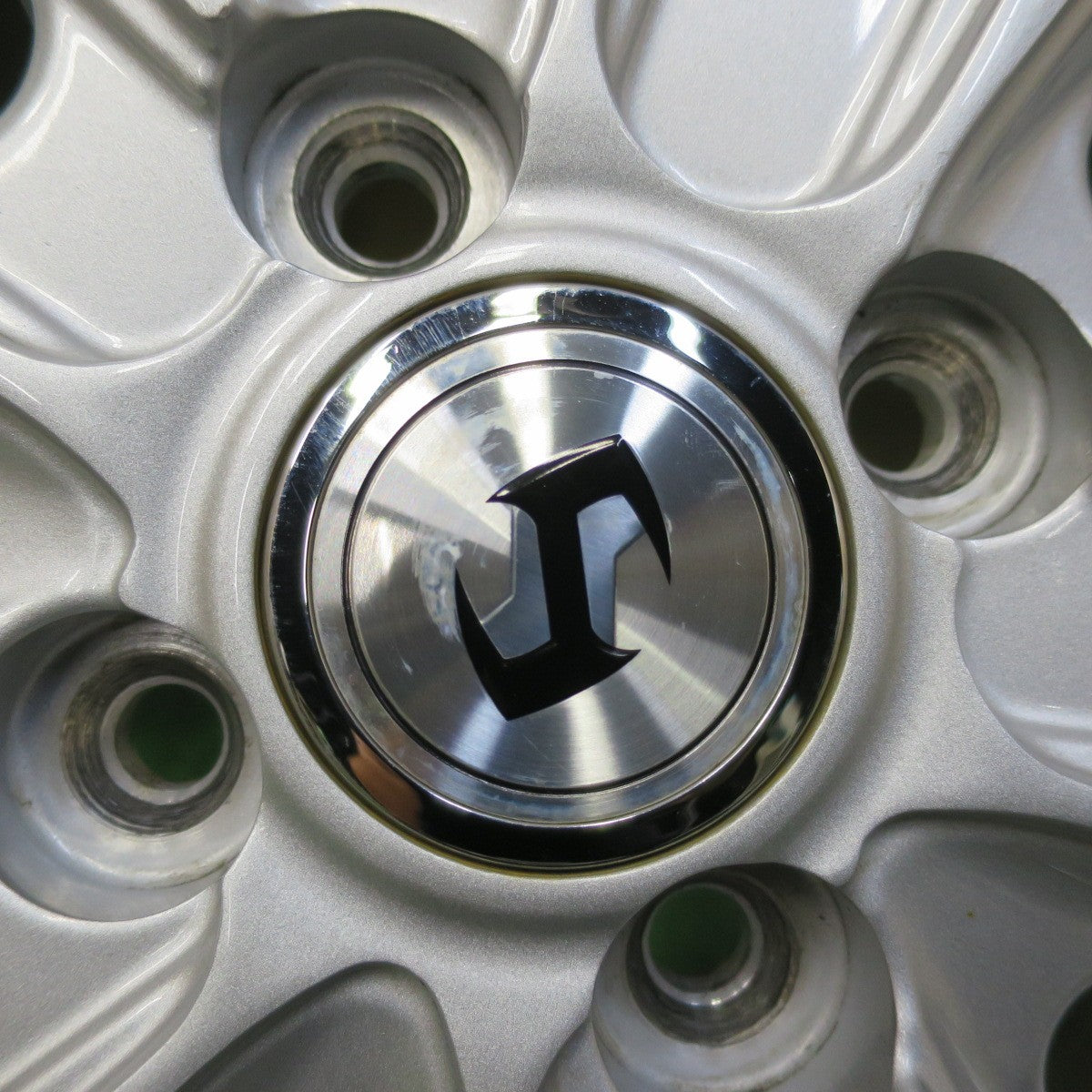 バリ溝！22年！キレイ！9.5分以上★スタッドレス 145/80R12 80/78N グッドイヤー アイスナビ カーゴ 社外 アルミ 12インチ PCD100/4H★5082301イス