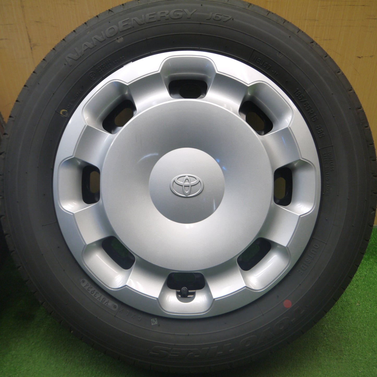 [送料無料] 新車外し！24年★トヨタ 10系 シエンタ 純正 スチール 185/65R15 トーヨー ナノエナジー J67 15インチ PCD100/5H★5020409Hノ