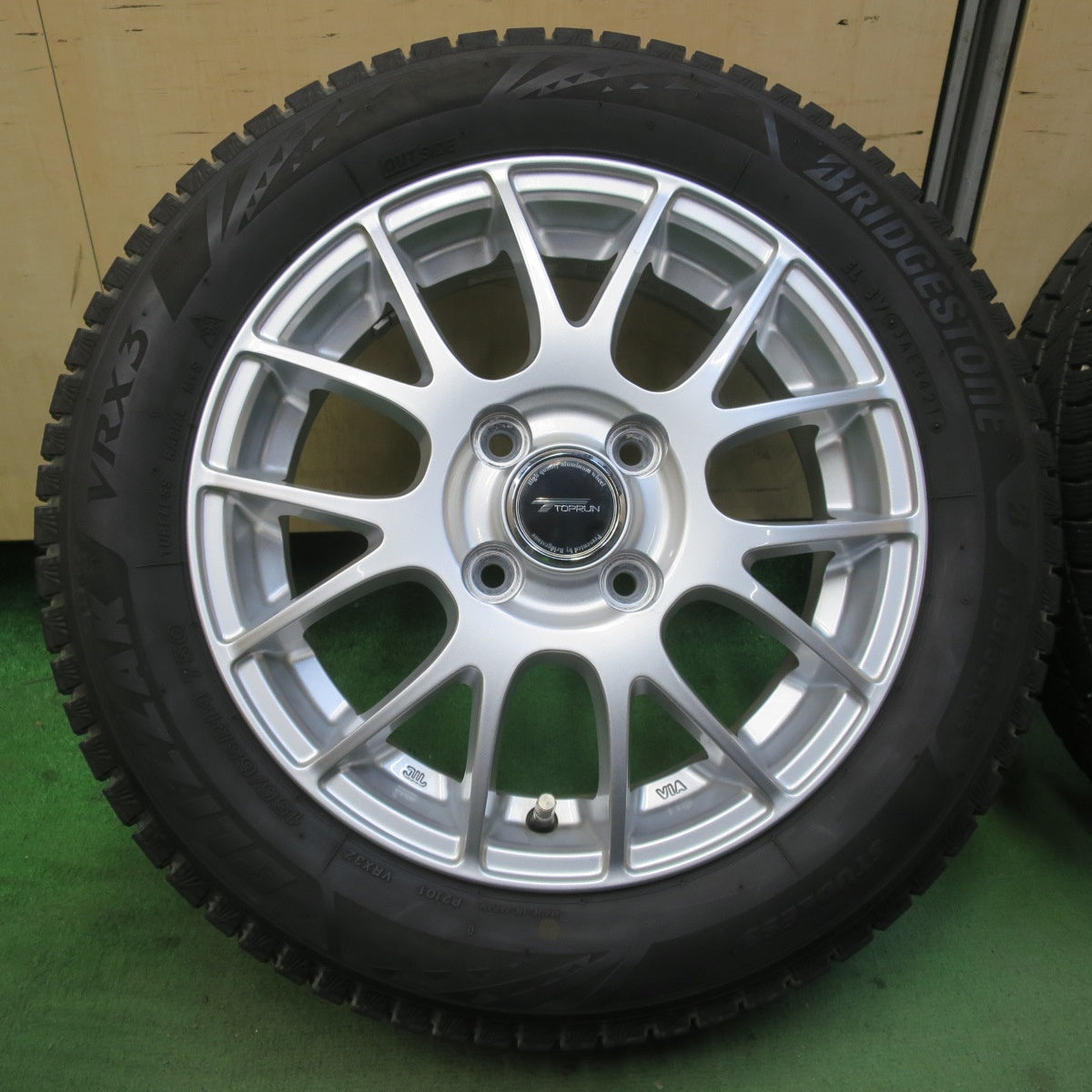 キレイ★スタッドレス 155/65R14 ブリヂストン ブリザック VRX3 TOPRUN トップラン 14インチ PCD100/4H★6033010イス