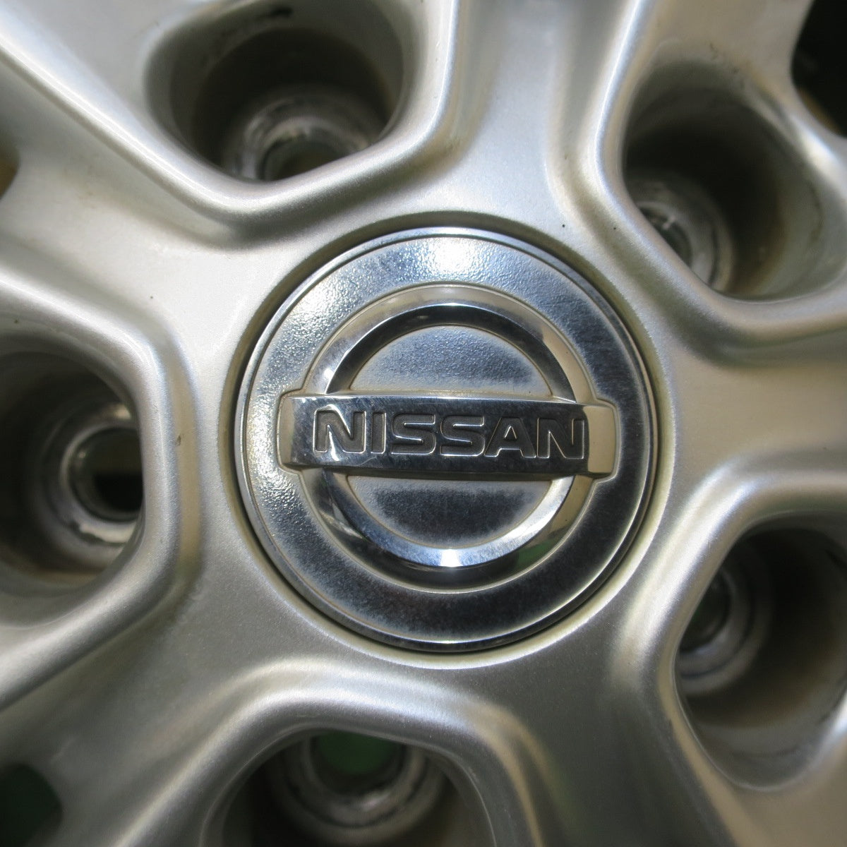 バリ溝！キレイ！9.5分★日産 T32 エクストレイル 純正 225/65R17 トーヨー プロクセス CL1 SUV グッドイヤー ASSURANCE CS FUEL MAX 17インチ PCD114.3/5H★6040406イノ