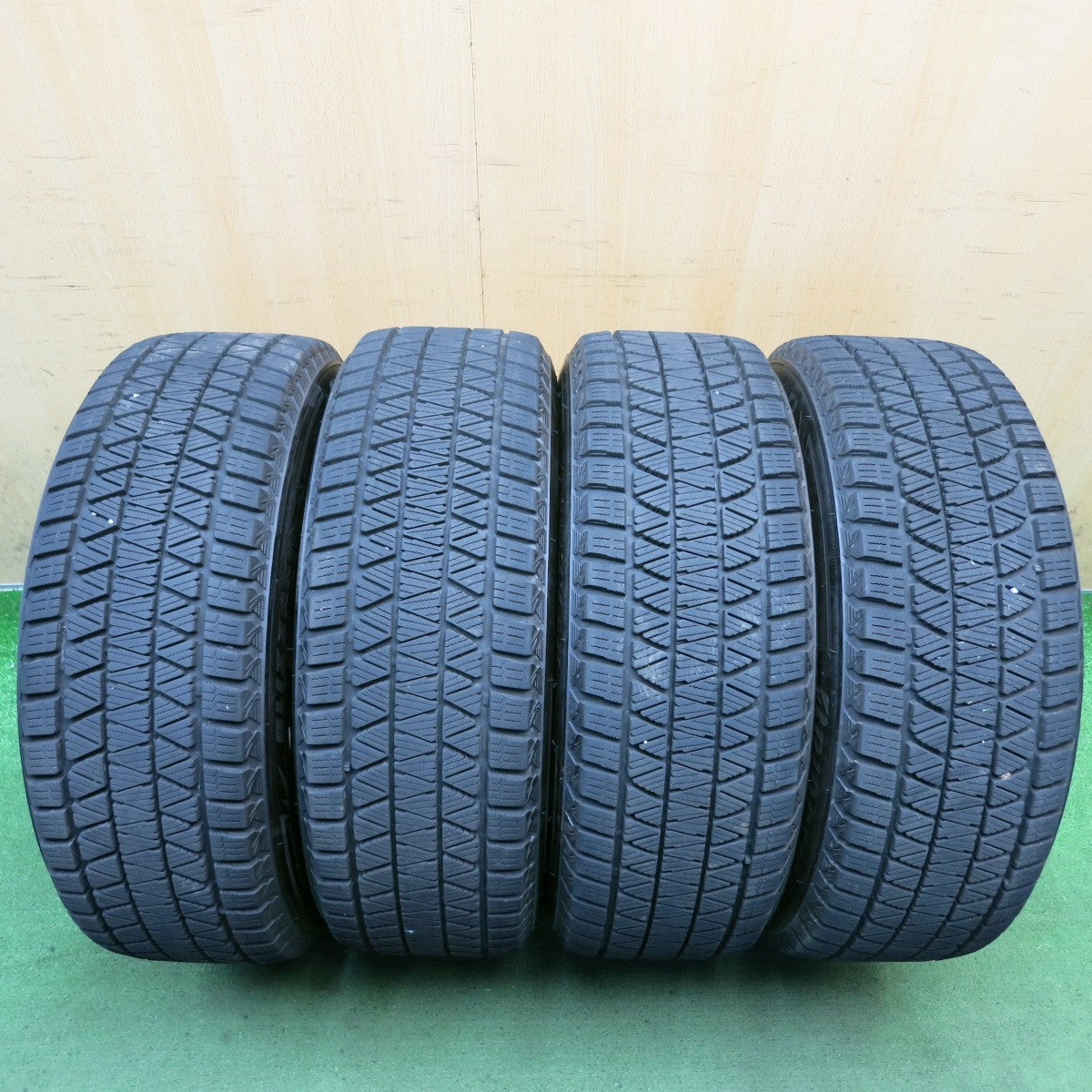 バリ溝！23年！9.5分◎スバル レヴォーグ 純正 225/60R17 スタッドレス ブリヂストン ブリザック DM-V3 17インチ PCD114.3/5H◎6091201HAス