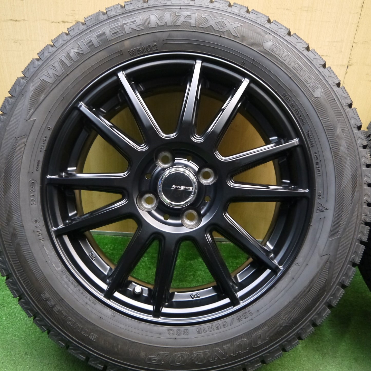 バリ溝！24年！キレイ！9.5分以上★スタッドレス 185/65R15 ダンロップ ウインターマックス WM02 RANBROS ランブロス 15インチ PCD100/4H★5093006Hス