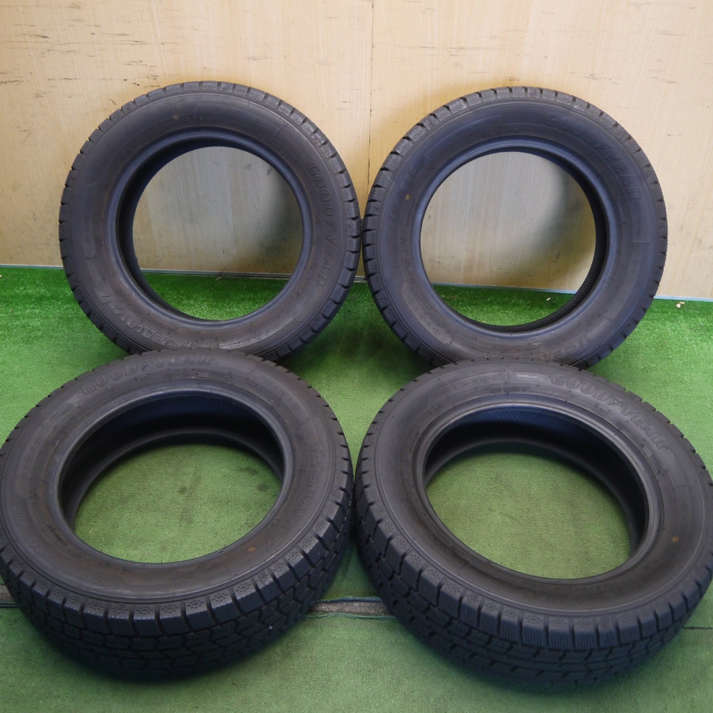 超バリ溝！23年！ほぼ10分★スタッドレス 185/65R15 グッドイヤー アイスナビ7 タイヤ 15インチ プリウス シエンタ デミオ ノート マツダ2 等★6072205Hスタ