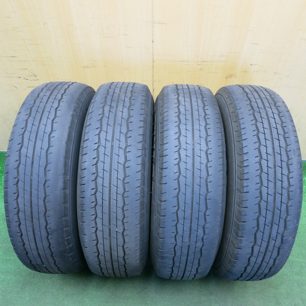 キレイ！23年★トヨタ 200系 ハイエース 純正 スチール 195/80R15 107/105N ダンロップ SP175N 15インチ PCD139.7/6H★6053004HAノ