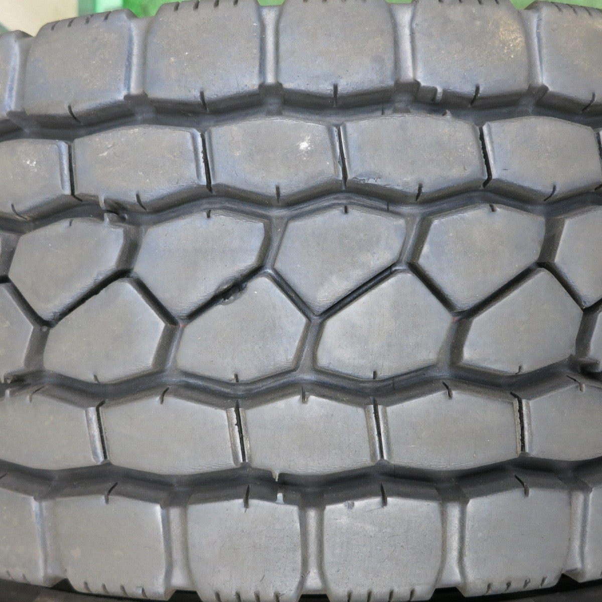 *送料無料* バリ溝！22年！9分★トラック タイヤ 245/70R19.5 136/134J ブリヂストン エコピア M801Ⅱ ミックス オールシーズン 19.5インチ★4071008HAノタ