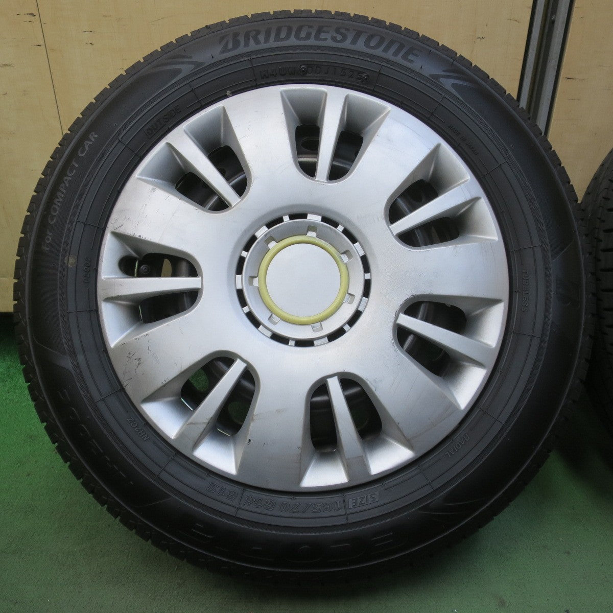 4本価格！25年◎165/70R14 ブリヂストン エコピア NH200C スチール ホイール ホイール キャップ 付き 14インチ PCD100/4H◎6081902イノ