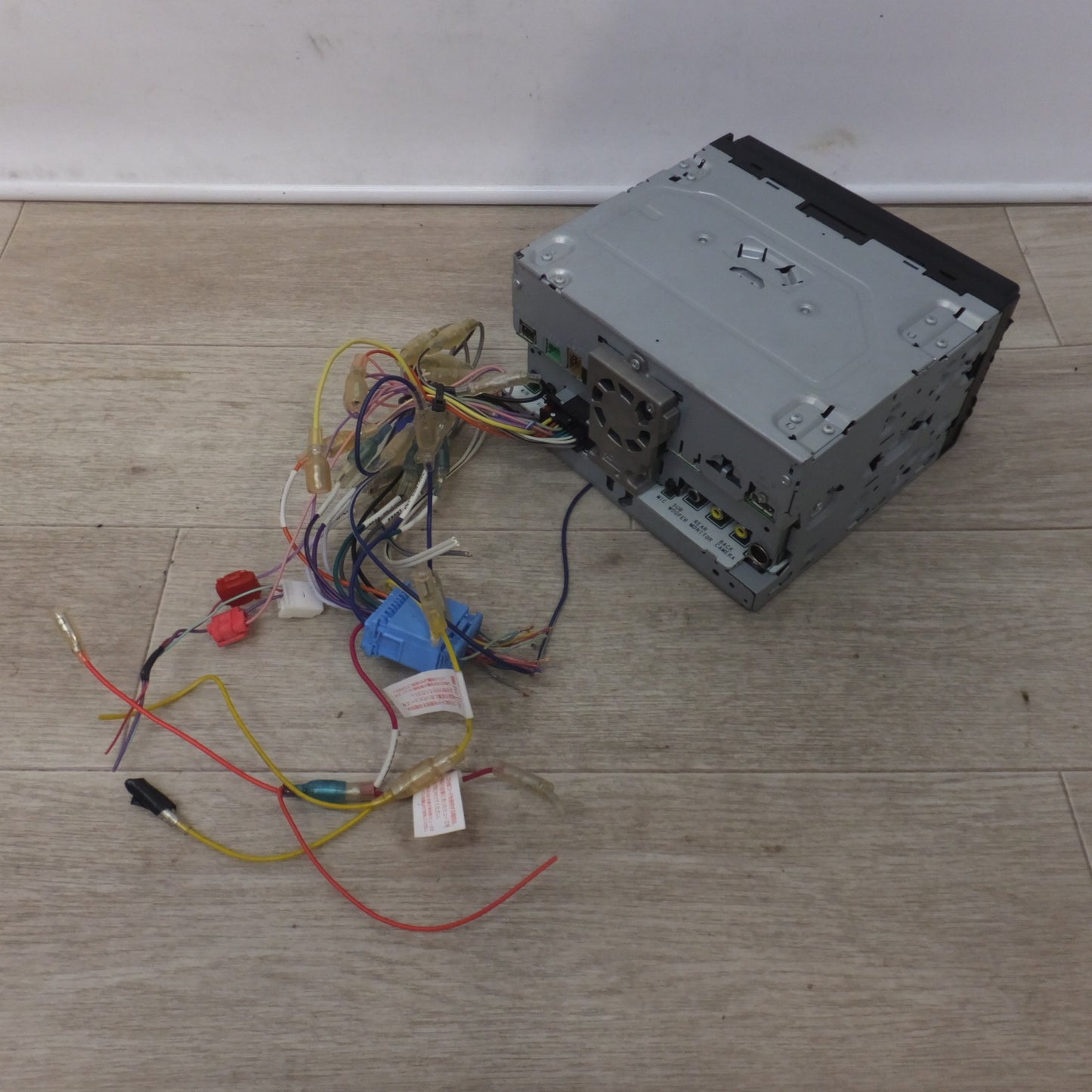 [送料無料] ★カロッツェリア carrozzeria AV一体型メモリーナビゲーション 楽ナビ AVIC-RZ05[26]★