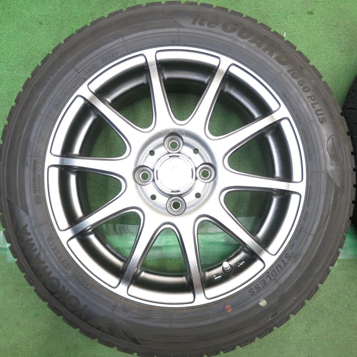 バリ溝！8.5分◎LOXARNY SPORT BADX 175/65R15 スタッドレス ヨコハマ アイスガード iG50 プラス ロクサーニ スポーツ 15インチ PCD100/4H◎6101010HAス