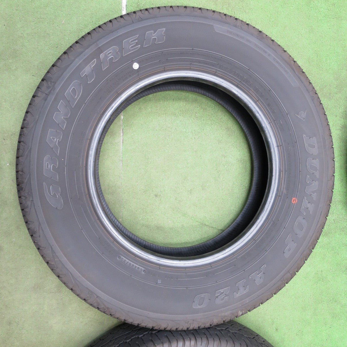 バリ溝！25年！8.5分★195/80R15 ダンロップ AT20 グラントレック 15インチ タイヤ ジムニーシエラ ジムニーノマド 等★6042001NGノタ