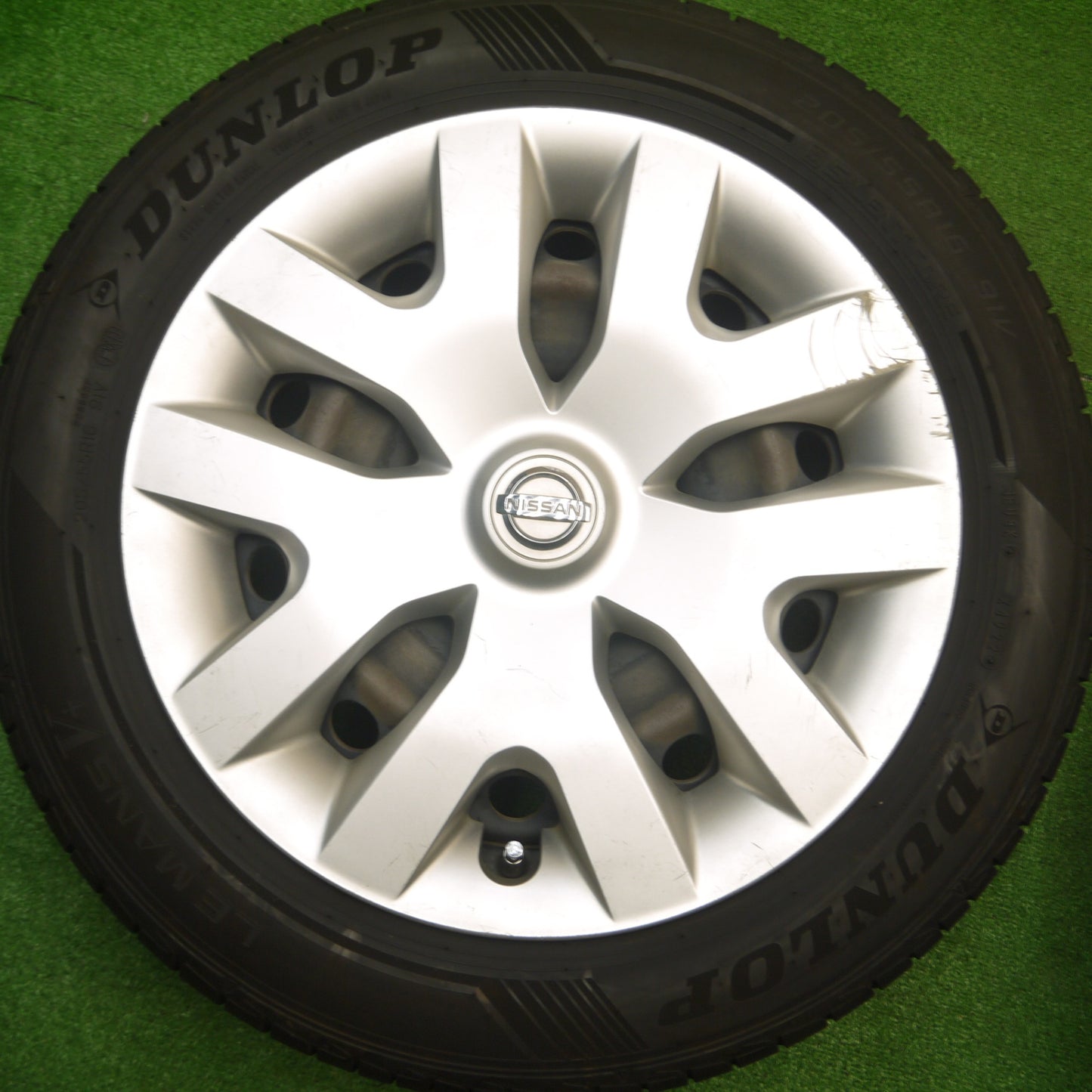 [送料無料] バリ溝! 23年! 9.5分★日産 リーフ ジューク 純正 スチール 205/55R16 ダンロップ  ルマン5 プラス 16インチ PCD114.3/5H★4100704Hノ