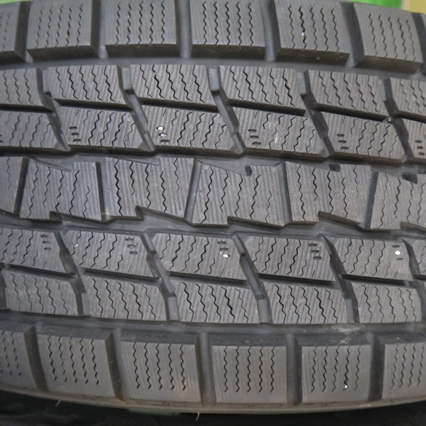 バリ溝！23年！キレイ！9.5分以上★40系 アルファード 等 225/65R17 スタッドレス グッドイヤー アイスナビ SUV ravrion RS01 ラブリオン 17インチ PCD120/5H★5080507Hス
