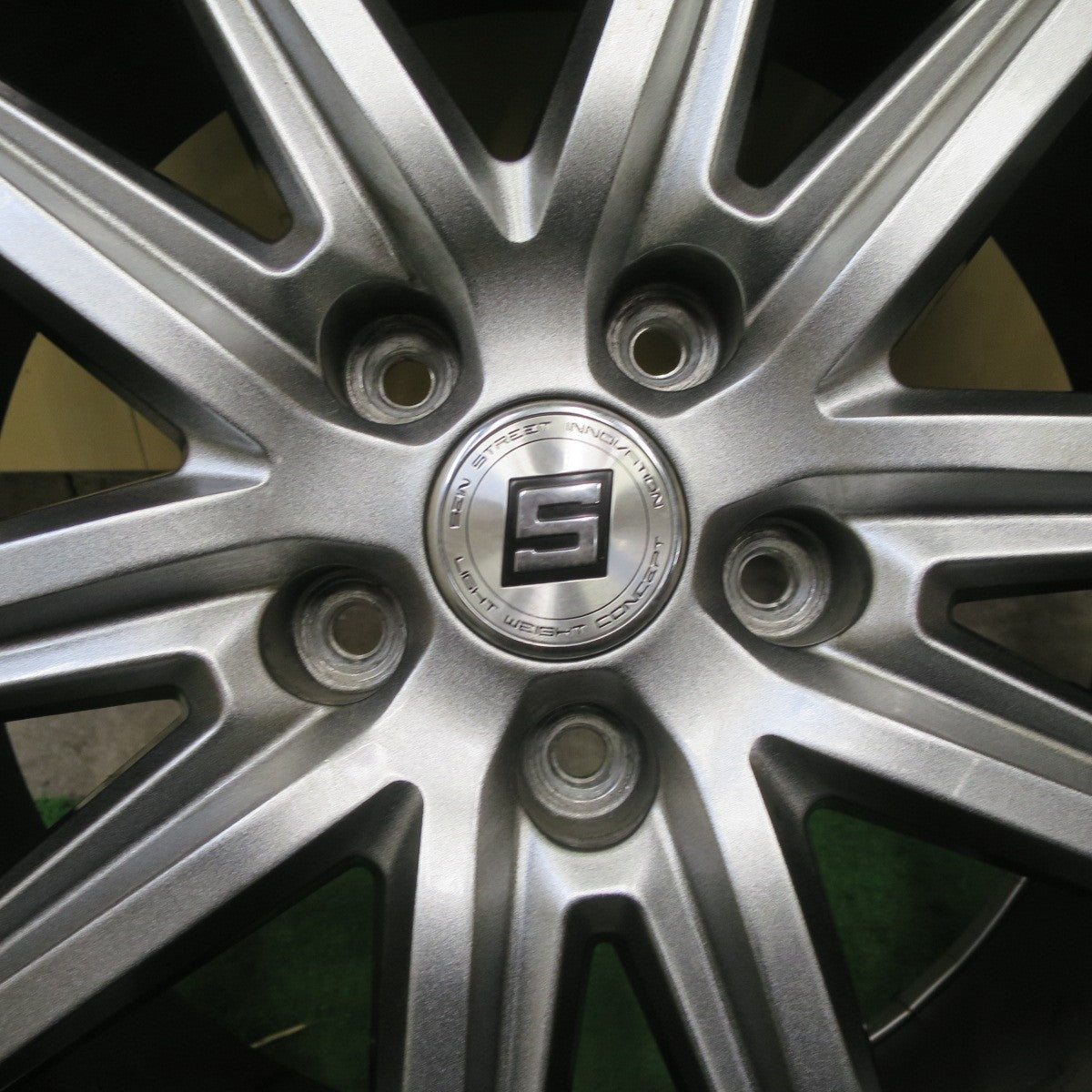 バリ溝！21年！キレイ！9分★スタッドレス 225/60R18 ピレリ アイスアシンメトリコ SEIN ザイン 18インチ PCD114.3/5H★5091703TTス