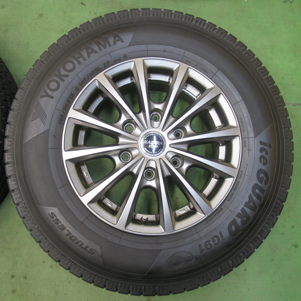 バリ溝！キレイ！9.5分★スタッドレス 195/80R15 107/105L ヨコハマ アイスガード iG91 KAZERA H300 MONZA カゼラ 15インチ PCD139.7/6H★6021011イス