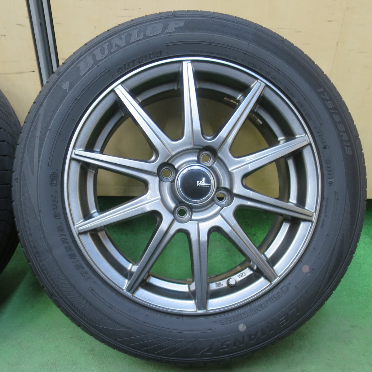 キレイ★175/65R15 ダンロップ LE MANS V VEMOTION ルマン5 Vエモーション 15インチ PCD100/4H★6010911イノ
