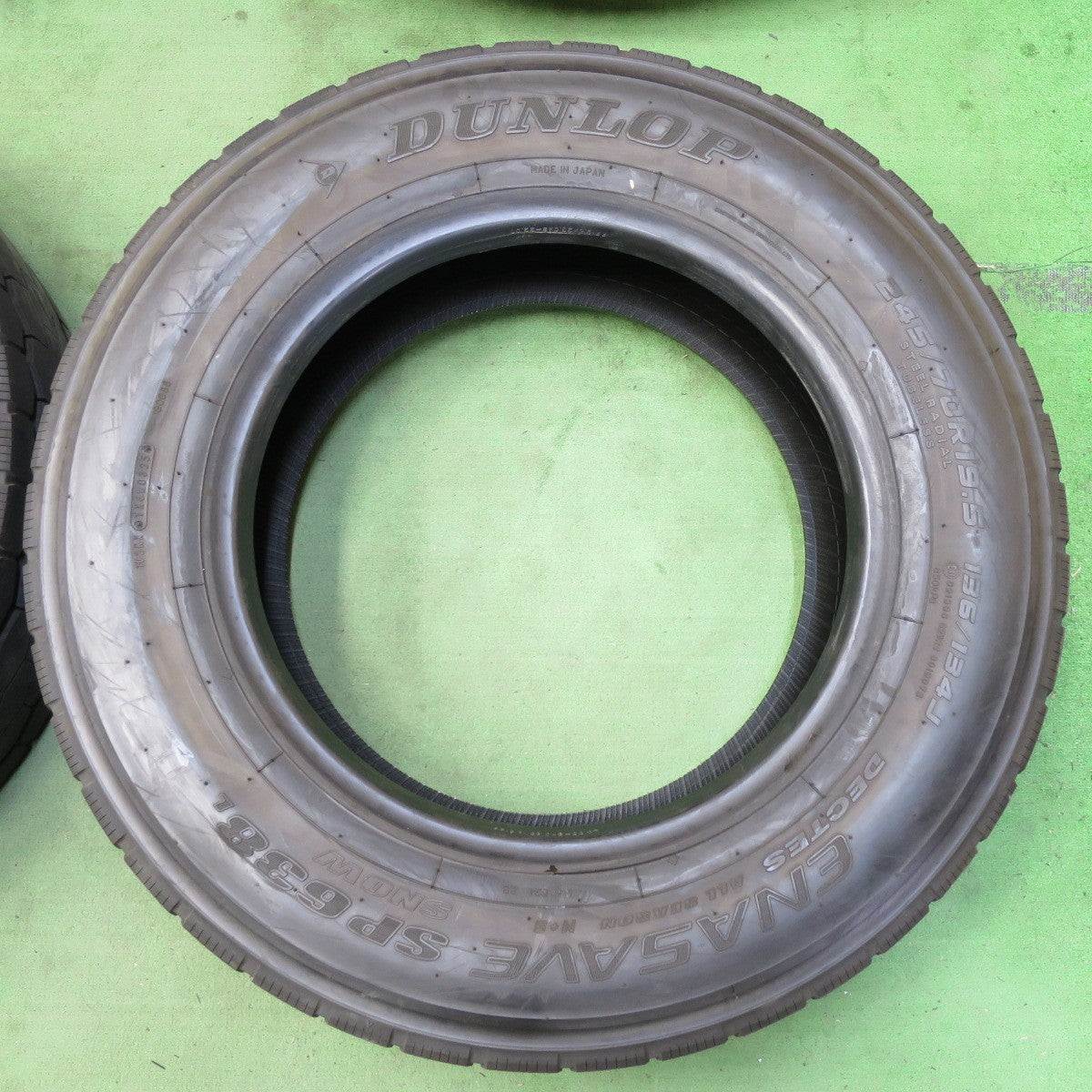 新車外し！25年！ほぼ未使用★トラック タイヤ 245/70R19.5 136/134J ダンロップ エナセーブ SP638L DECTES デクテス オールシーズン 19.5インチ★5052608イスタ