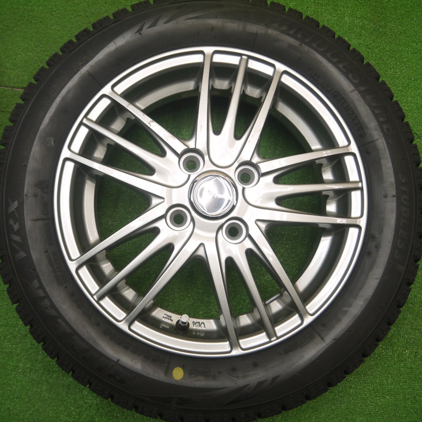 [送料無料] バリ溝！キレイ！ほぼ10分★スタッドレス 155/65R14 ブリヂストン ブリザック VRX ECO FORME エコフォルム 14インチ PCD100/4H★4102901Hス