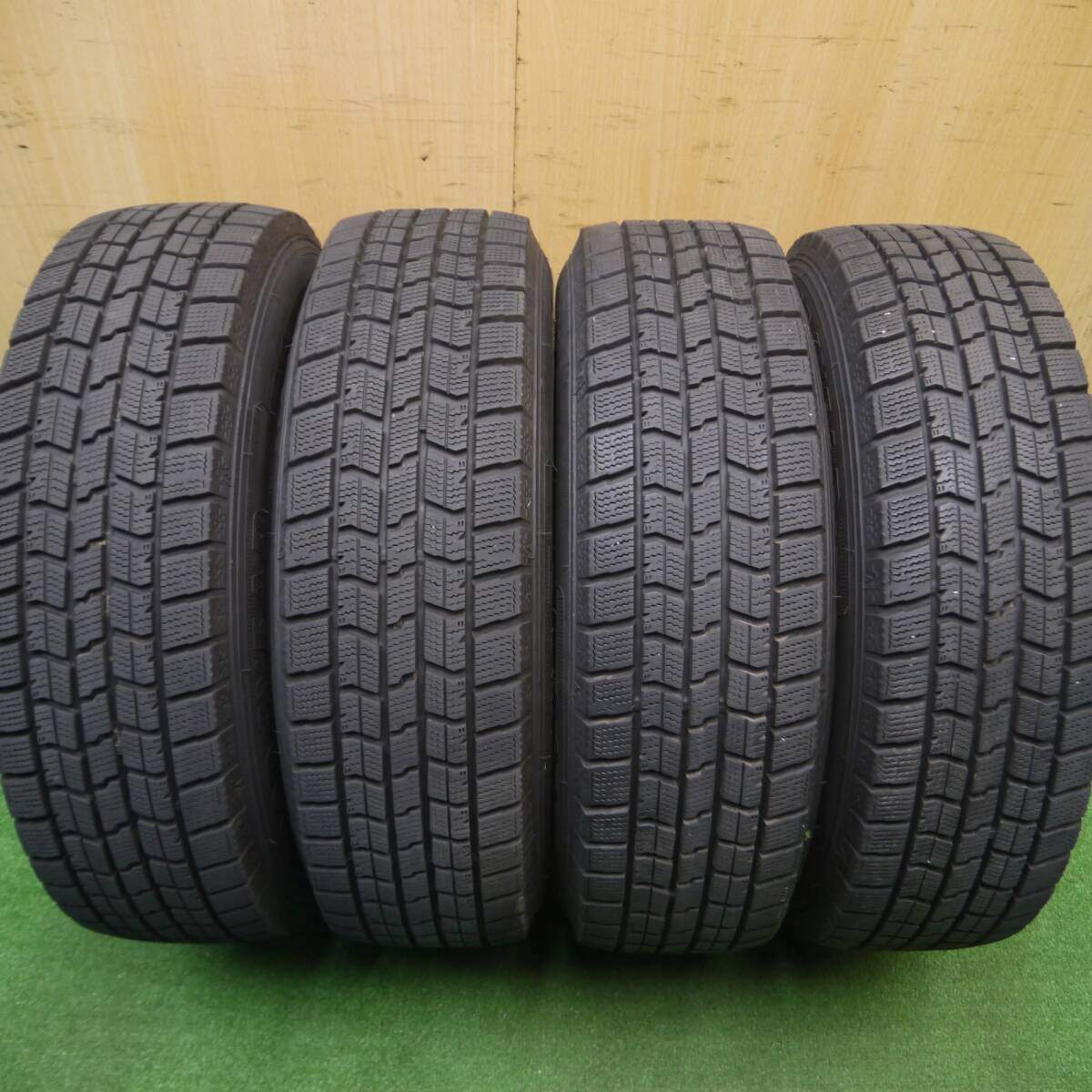 バリ溝！21年！キレイ！9分★スタッドレス 175/70R14 グッドイヤー アイスナビ7 LAUFBAHNⅡ 14インチ PCD100/4H★4111805Hス