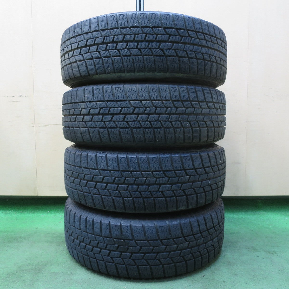 バリ溝！9分★スタッドレス 215/60R17 グッドイヤー アイスナビ6 BALMINUM バルミナ 17インチ PCD114.3/5H★5062003イス