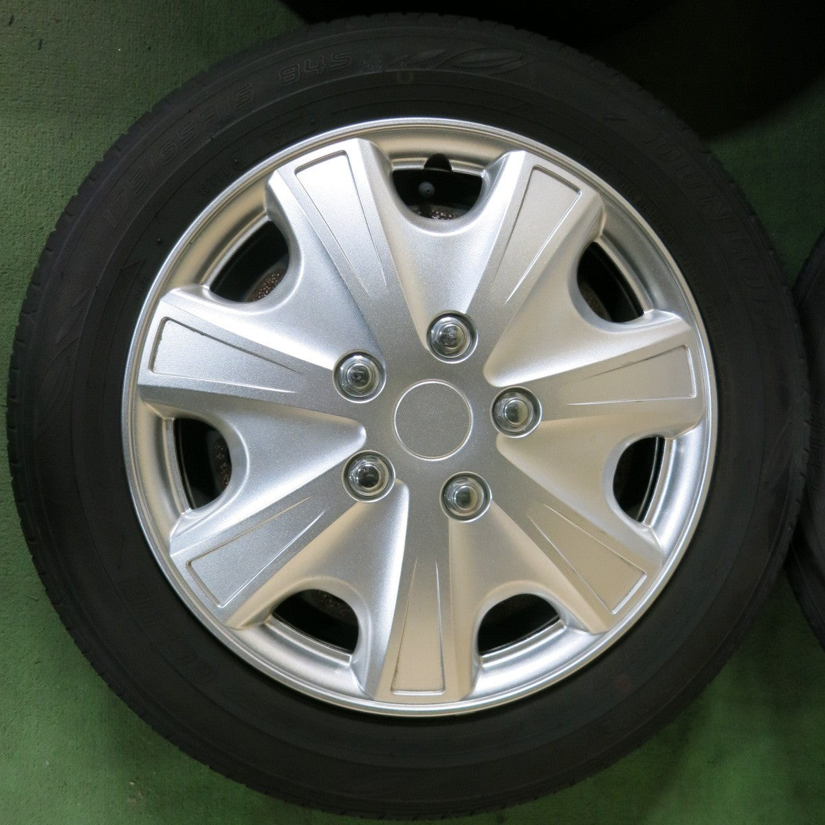 バリ溝！21年！9分★175/65R15 ダンロップ EC202 スチール 社外 ホイール キャップ カバー 15インチ PCD100/4H★5061313SYノ