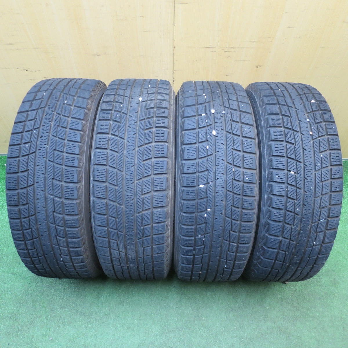 バリ溝！23年！キレイ！9分★スタッドレス 205/60R16 ヨコハマ アイスガード iG52C NIRVANA NV ニルバーナ ニルヴァーナ 16インチ PCD114.3/5H★6050808NJス