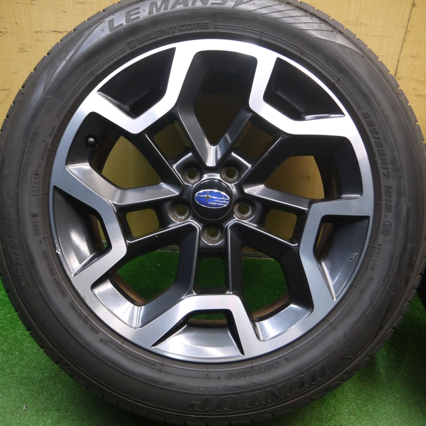 [送料無料] バリ溝！9分★スバル XV 純正 225/55R17 ヨコハマ ブルーアース RV-02 ダンロップ LE MANS V 17インチ PCD100/5H★5022811Hノ