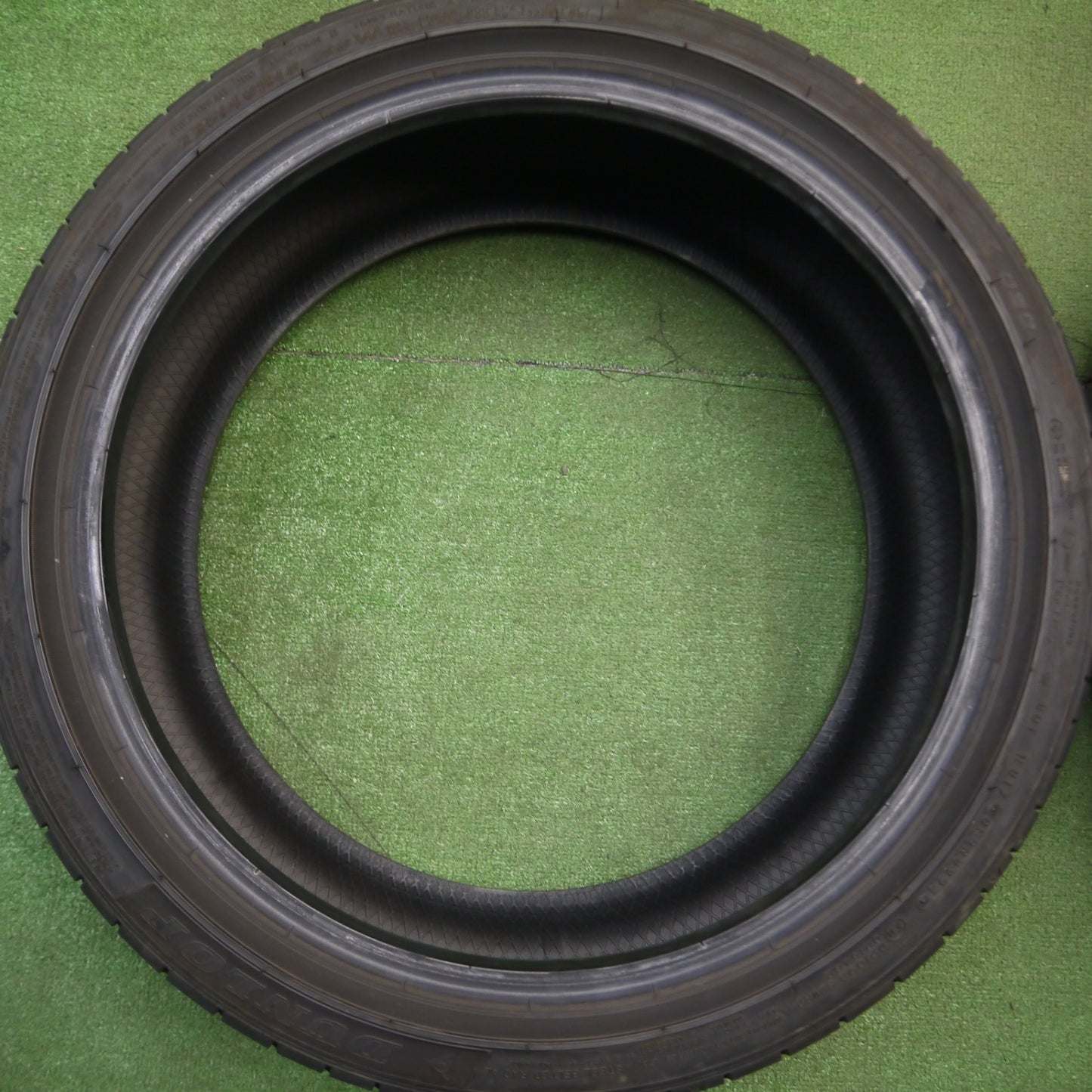 [送料無料] バリ溝！24年！9分★225/40R18 ダンロップ SPスポーツマックス 050 タイヤ 18インチ プリウス カローラスポーツ インプレッサ 86 BRZ等★5020401Hノタ