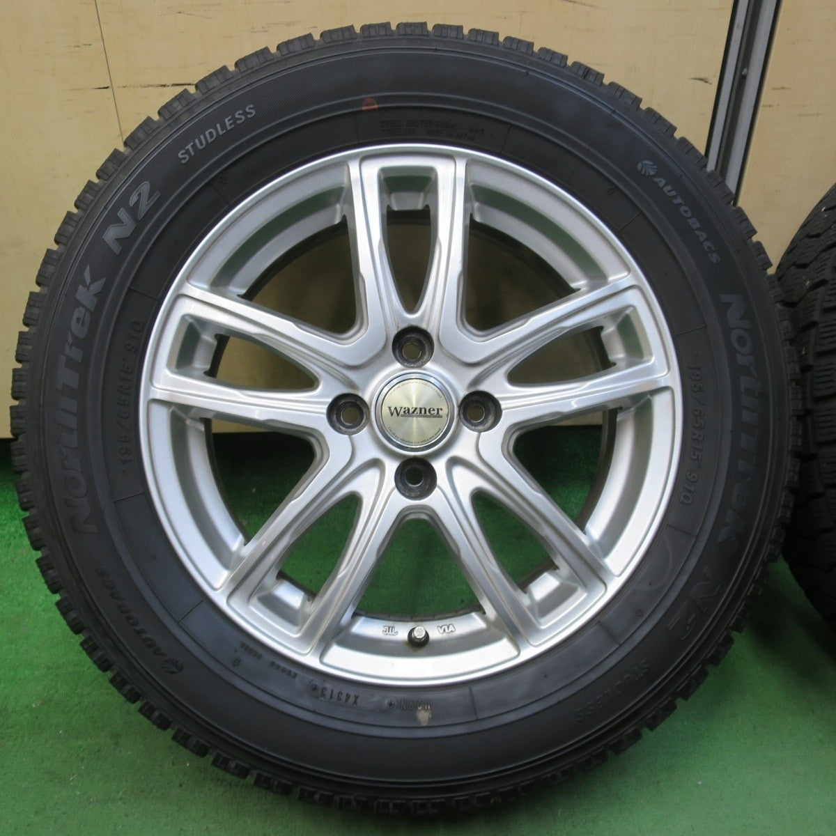 バリ溝！9.5分★スタッドレス 195/65R15 オートバックス ノーストレック N2 Wazner ワズナー 15インチ PCD100/4H★5040805イス