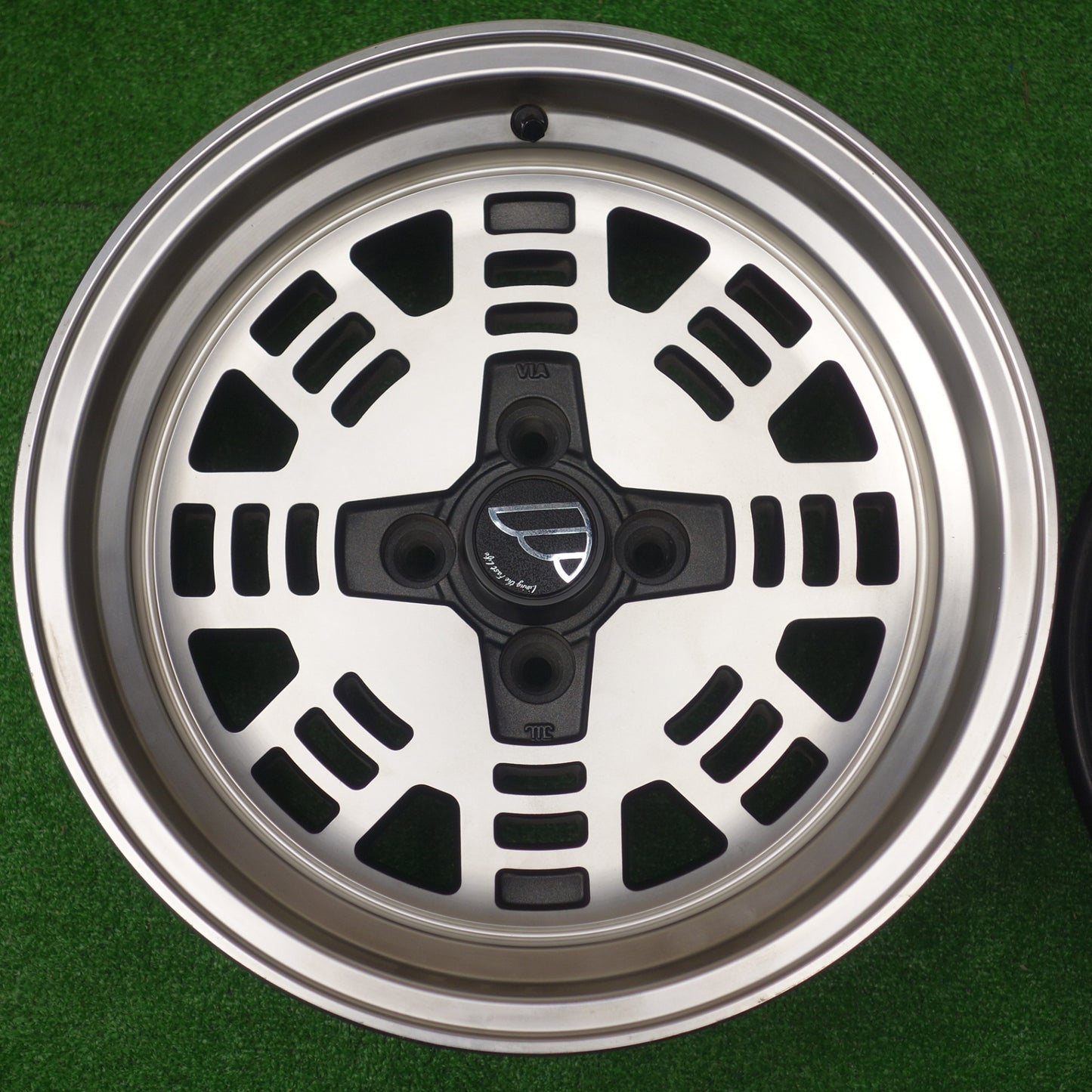 キレイ★FATLACE FZ01 15インチ ホイール ファットレース 15×8.5J 15×9.5J 15 25 PCD100/4H★5120502KTホ