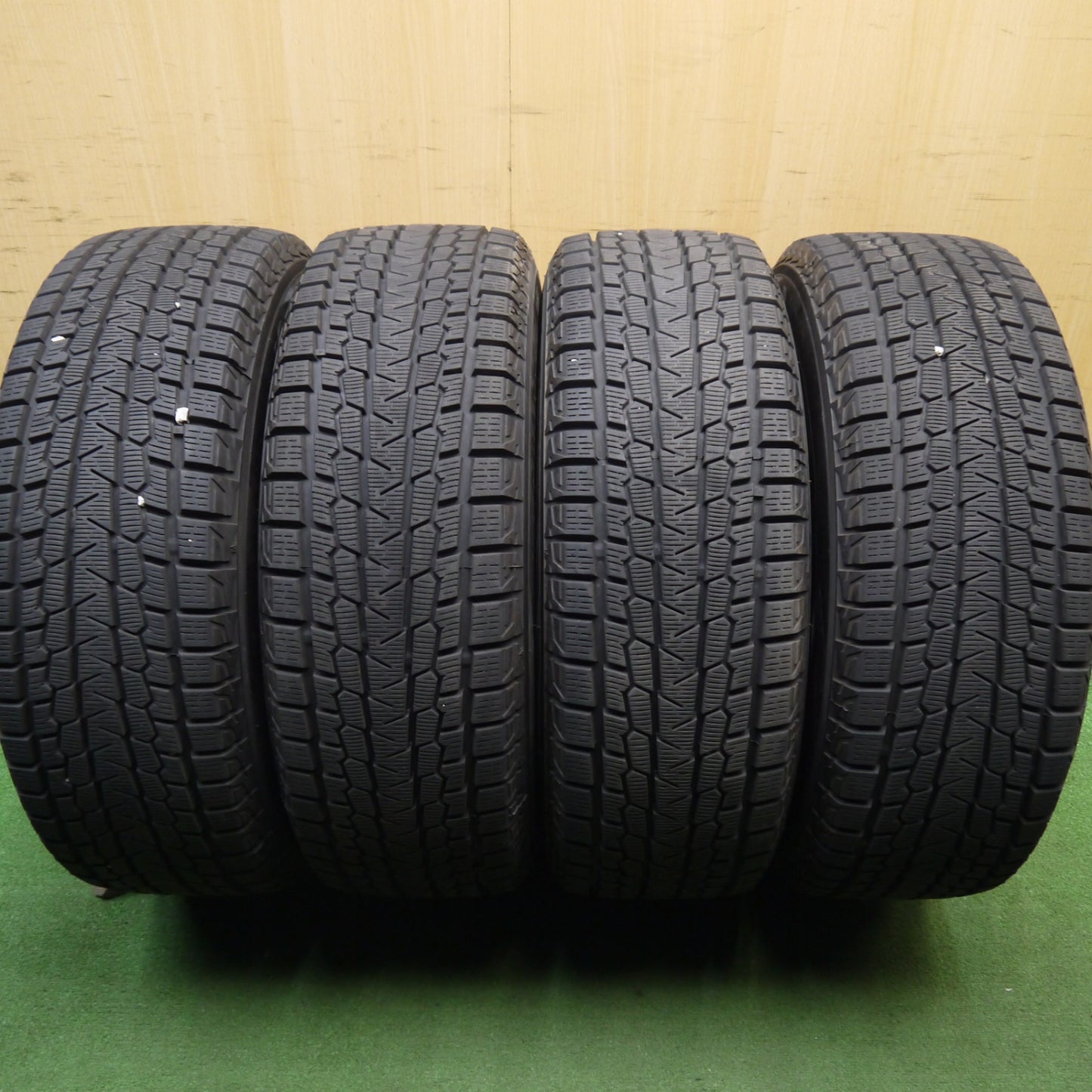 バリ溝！24年！キレイ！9.5分★GLAMIC LX-S 235/60R18 スタッドレス ヨコハマ アイスガード G075 18インチ グラミック PCD114.3/5H★6022501Hス